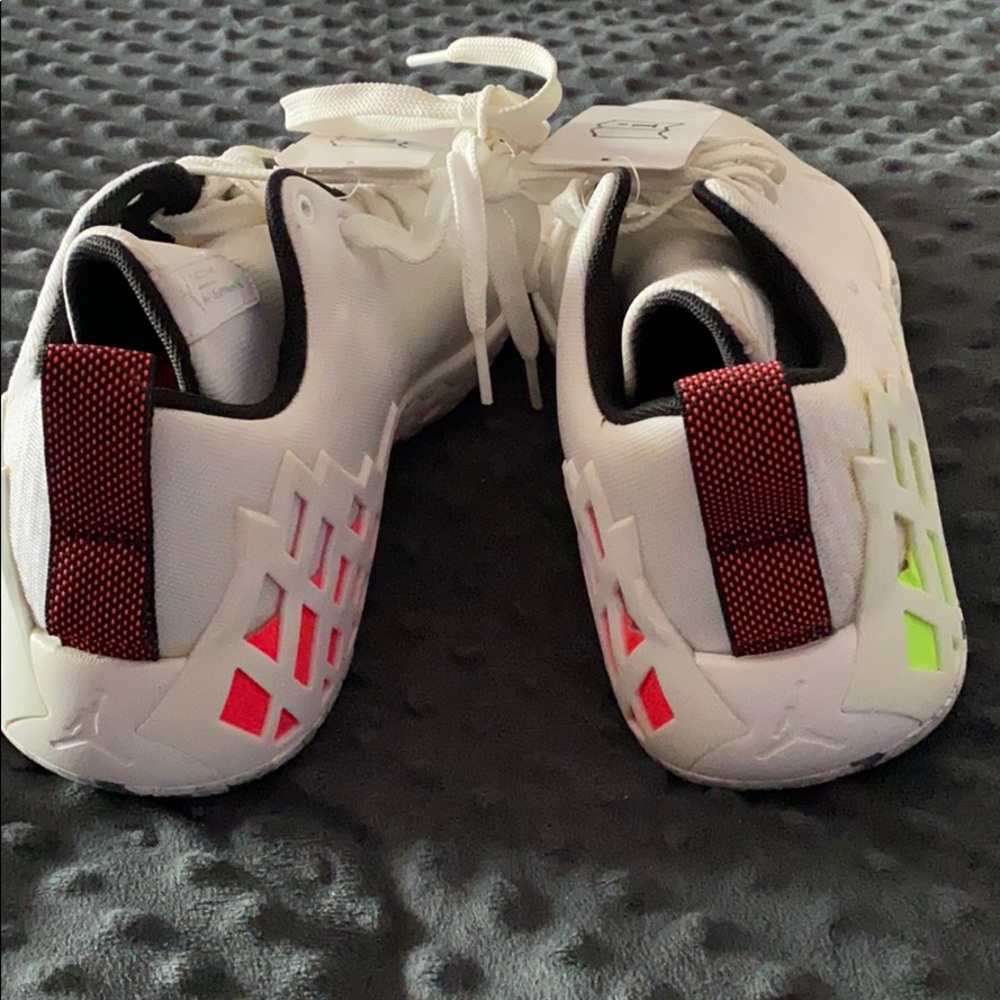 Jordan sneakers - Picture 5 of 16